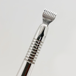 LASH LIFTING TOOL WITH COMB