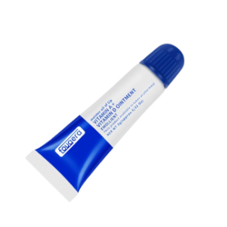 VITAMIN A + D OINTMENT (8G)